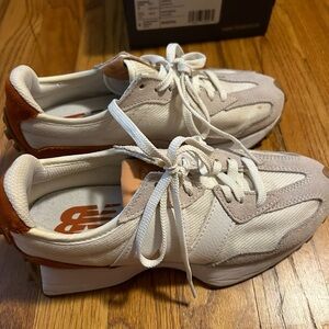 New Balance 327